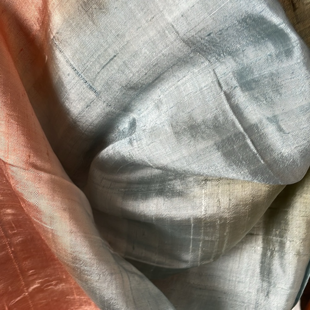 GORGEOUS scarf or wrap - Picture 3 of 5